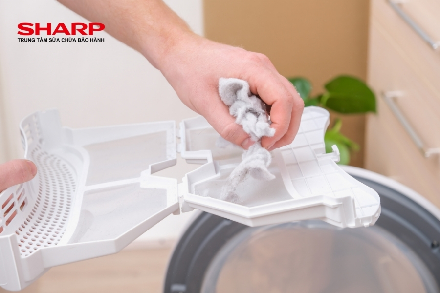 Cần vệ sinh máy giặt Sharp định kỳ để tăng tuổi thọ máy và giảm các tình trạng mắc bệnh về da
