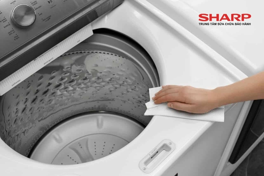 Cách vệ sinh máy giặt Sharp cửa trên